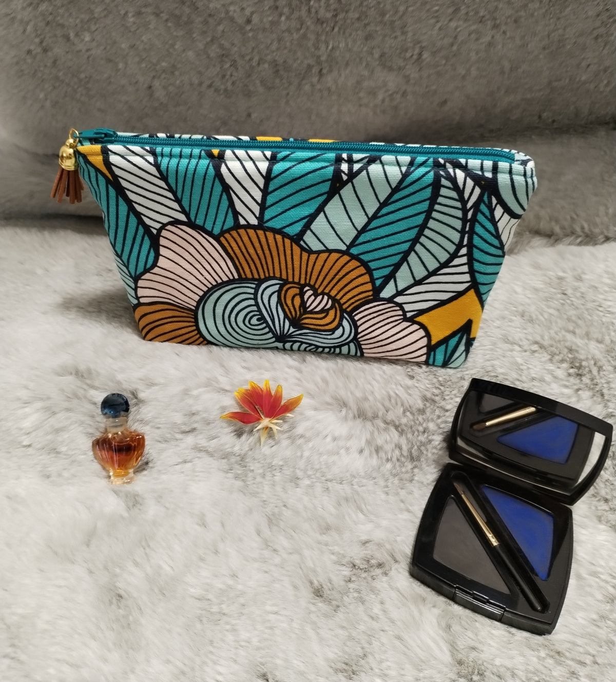 Trousses ( maquillage, produits de beauté...)