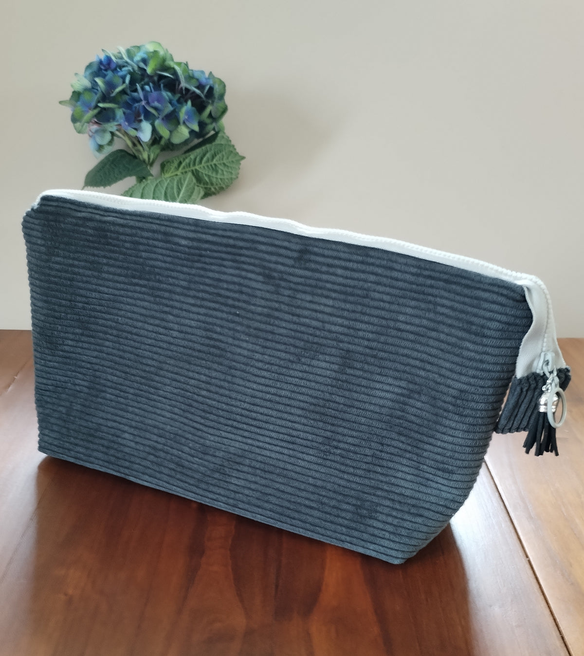 Trousse de toilette en velours côtelé