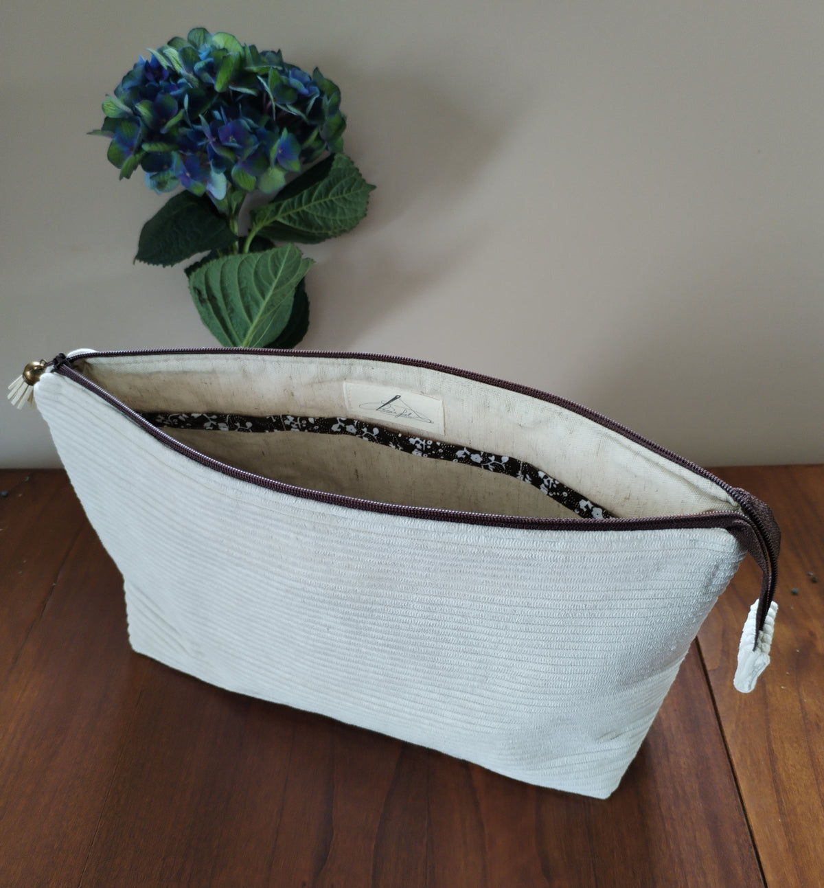 Trousse de toilette en velours côtelé