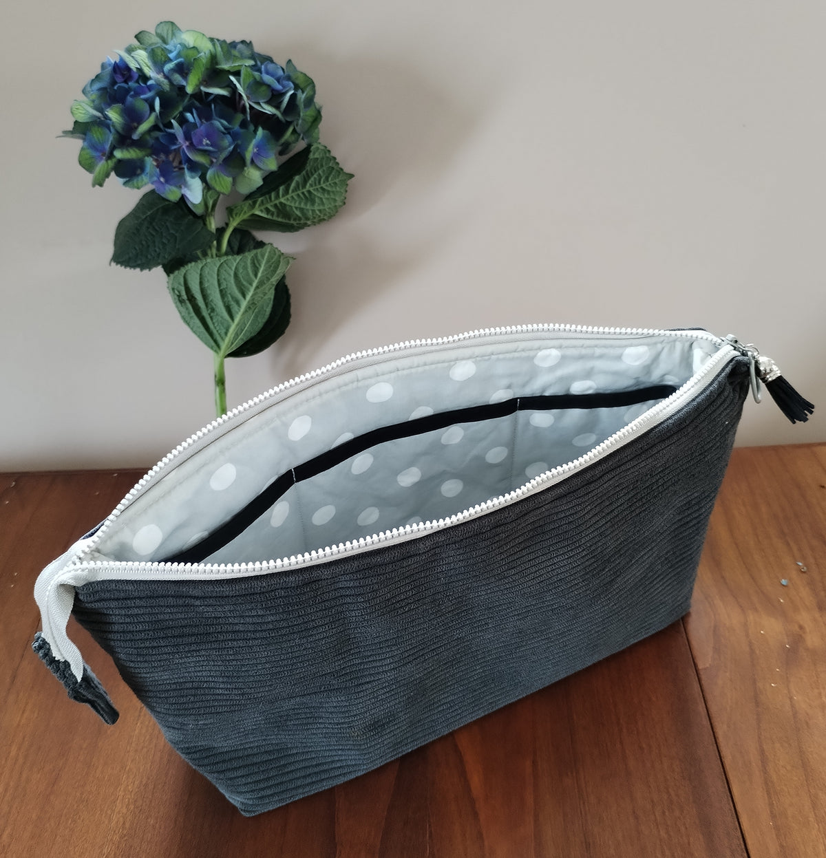 Trousse de toilette en velours côtelé